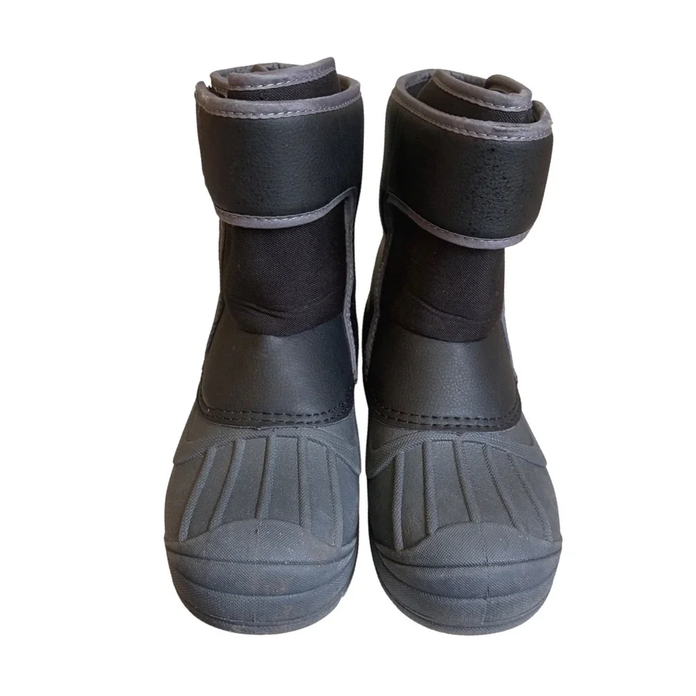 Cat & Jack Kids Black Grey Thermolite Insulated Winter Snow Boots Size 2